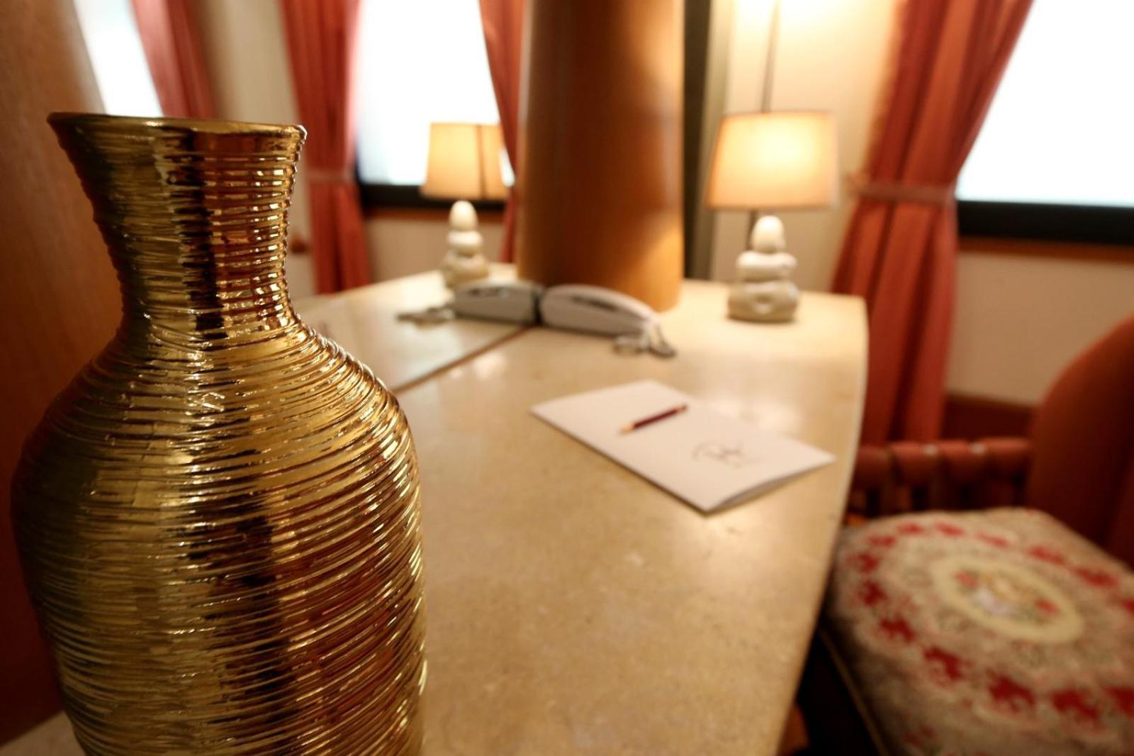 Hr Hotel Монфальконе Экстерьер фото