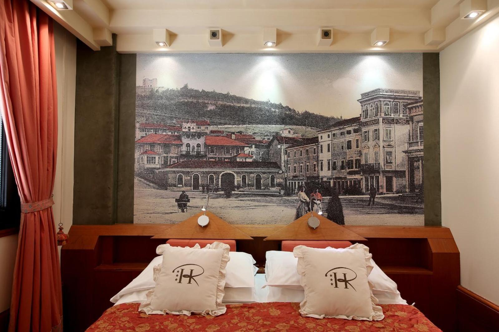 Hr Hotel Монфальконе Экстерьер фото