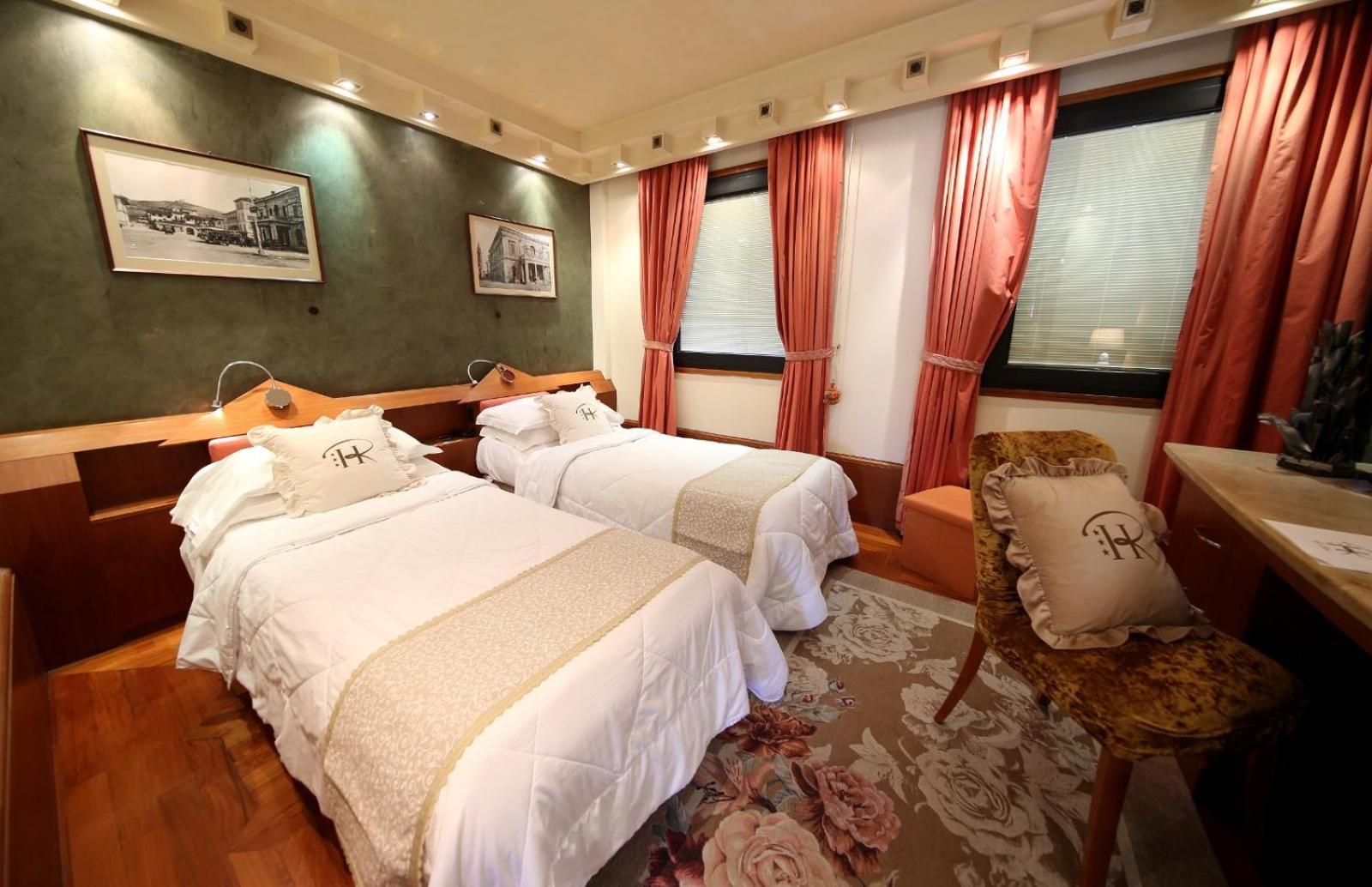 Hr Hotel Монфальконе Экстерьер фото