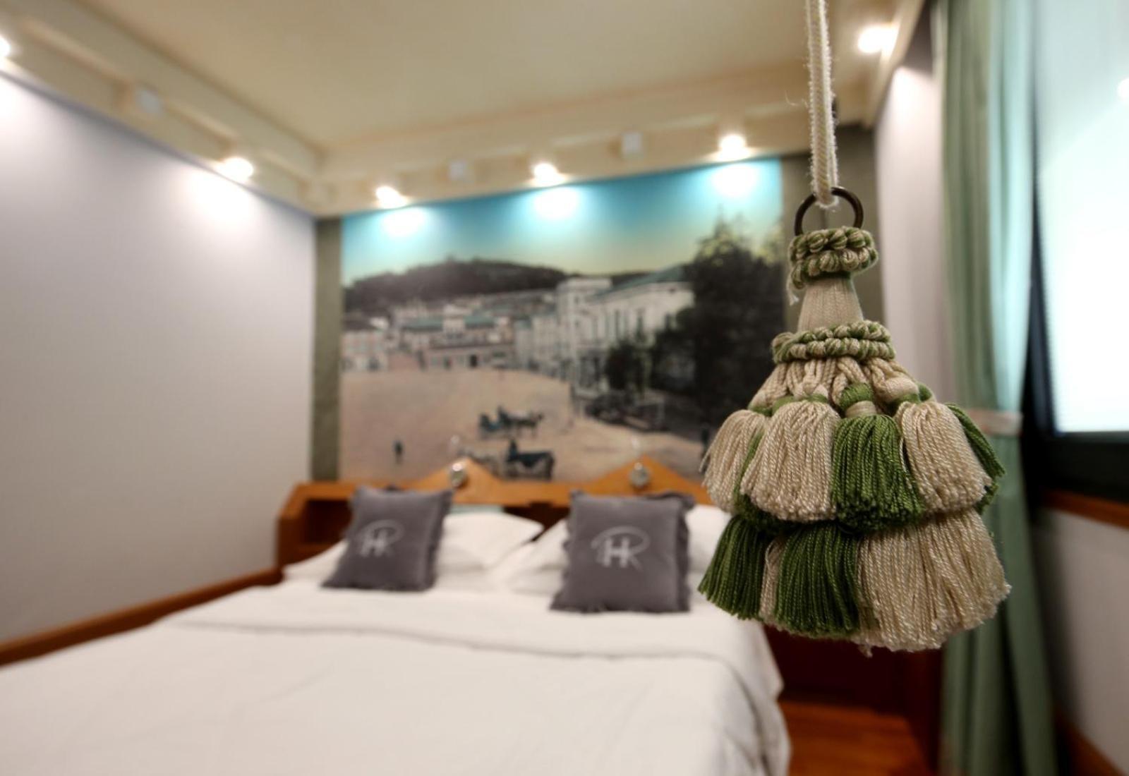 Hr Hotel Монфальконе Экстерьер фото