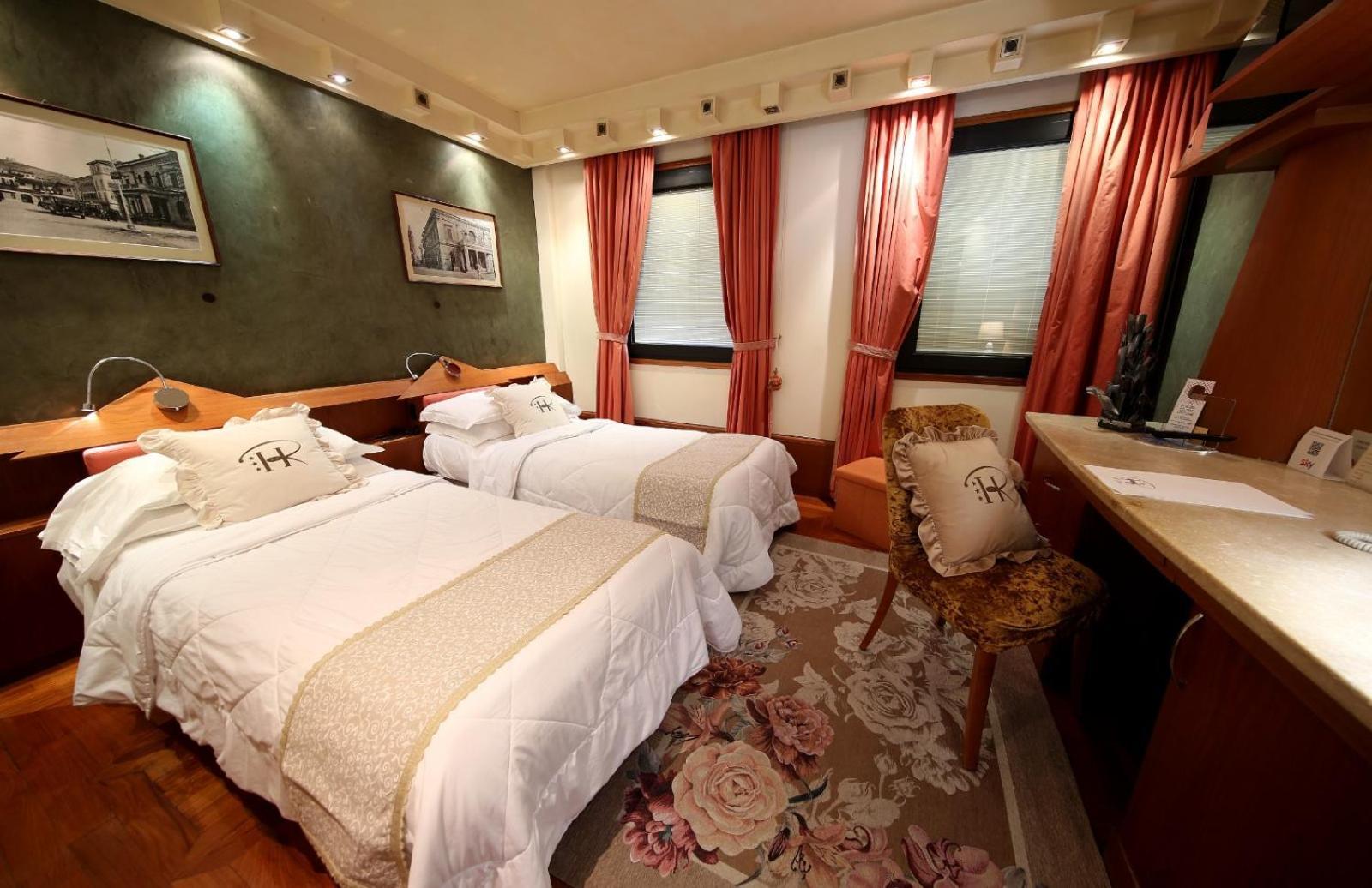 Hr Hotel Монфальконе Экстерьер фото