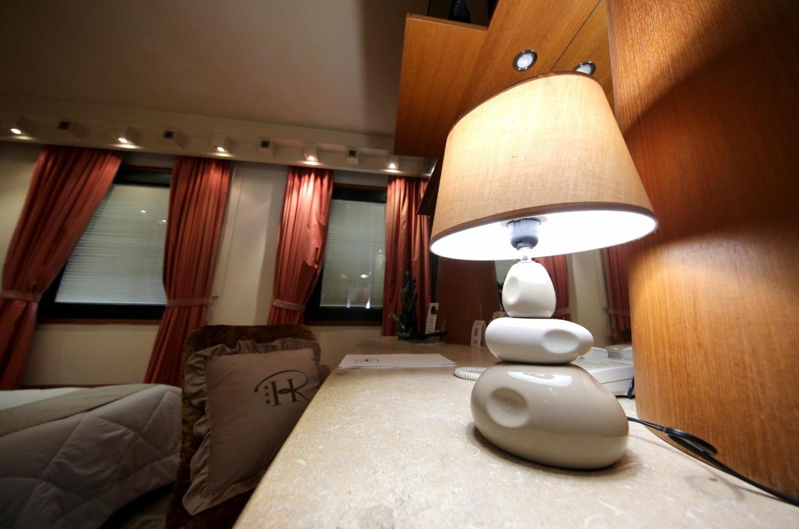 Hr Hotel Монфальконе Экстерьер фото